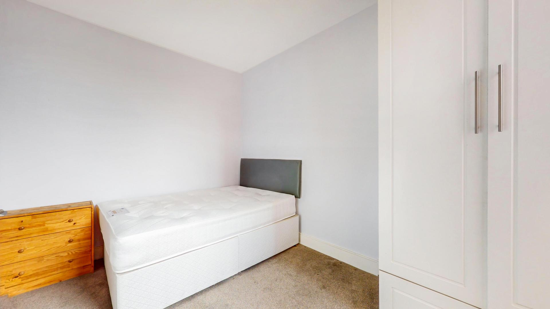 Modern Sharers Apartment Harvist Road, Queens Park